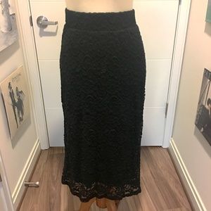 Torrid black lace overlay midi skirt NWT